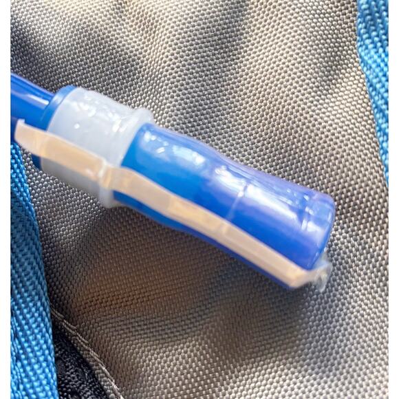 Coleman Revel Hydration Pack 8L Blue Yellow Gray BRAND NEW Water Bladder Sealed - Picture 12 of 13